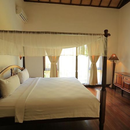 Putri Bali Villa Seminyak Exteriör bild