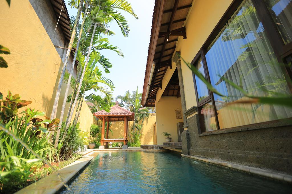 Putri Bali Villa Seminyak Exteriör bild
