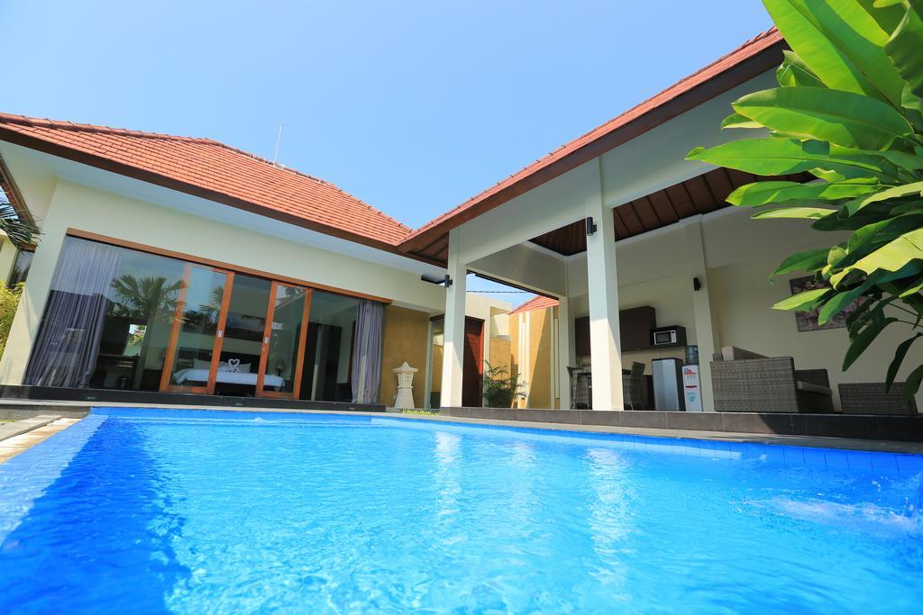 Putri Bali Villa Seminyak Exteriör bild