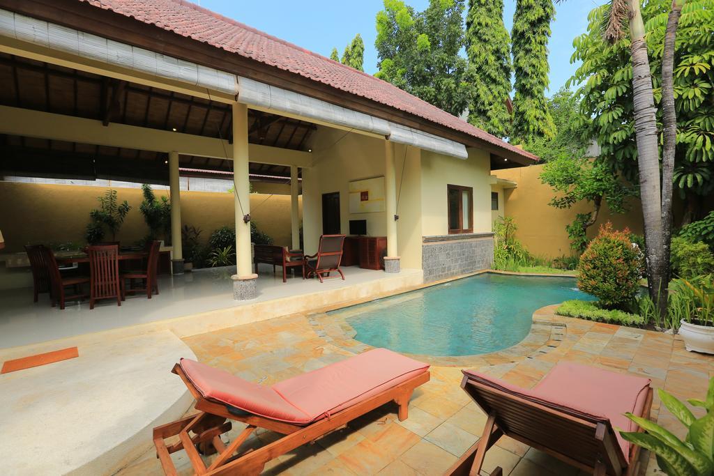 Putri Bali Villa Seminyak Exteriör bild
