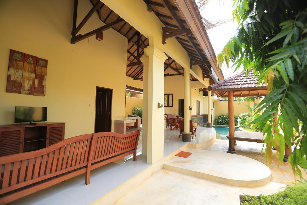Putri Bali Villa Seminyak Exteriör bild