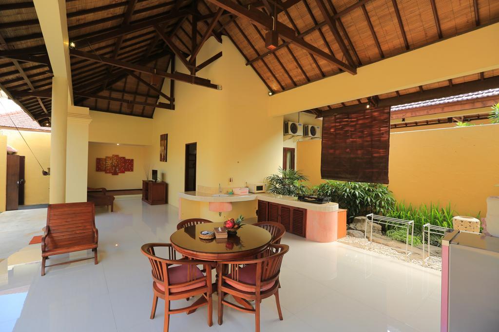 Putri Bali Villa Seminyak Exteriör bild