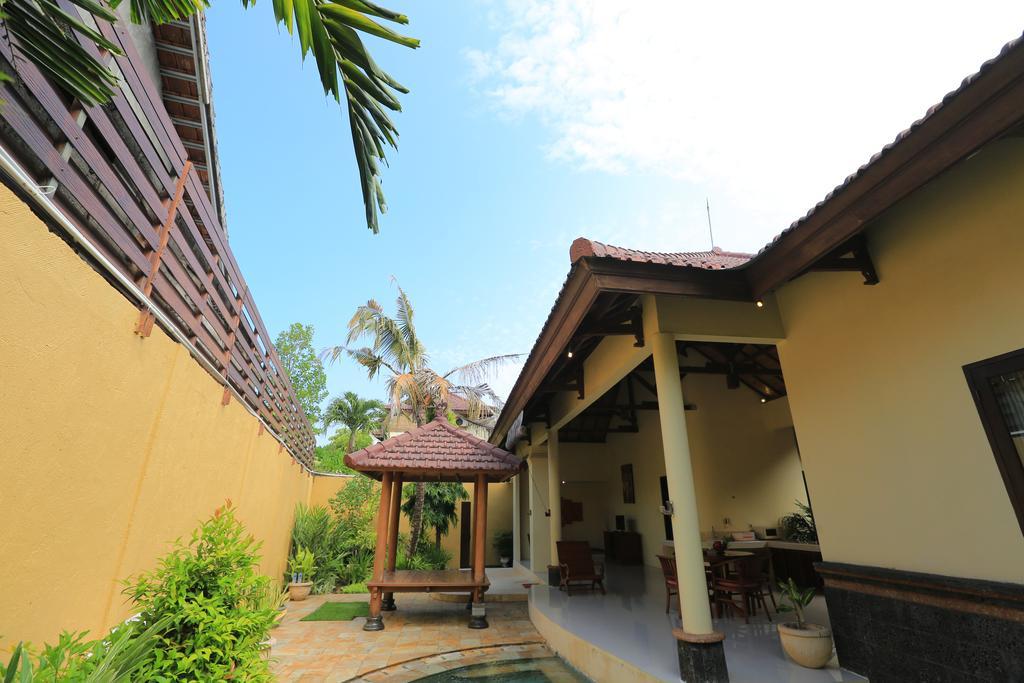 Putri Bali Villa Seminyak Exteriör bild