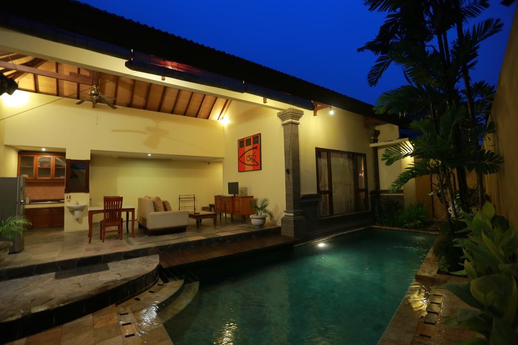 Putri Bali Villa Seminyak Exteriör bild