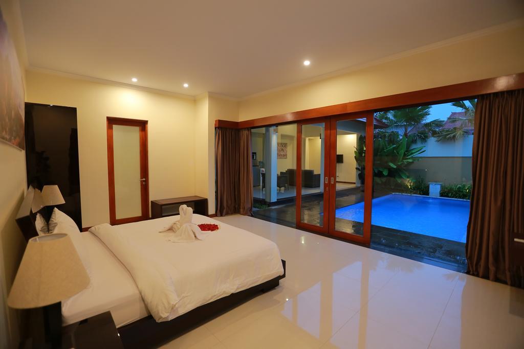 Putri Bali Villa Seminyak Exteriör bild