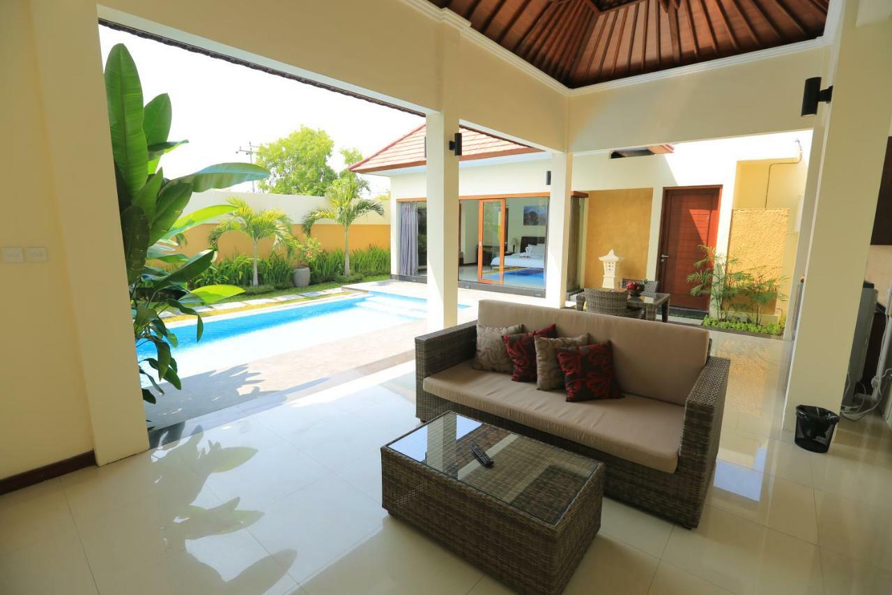Putri Bali Villa Seminyak Exteriör bild